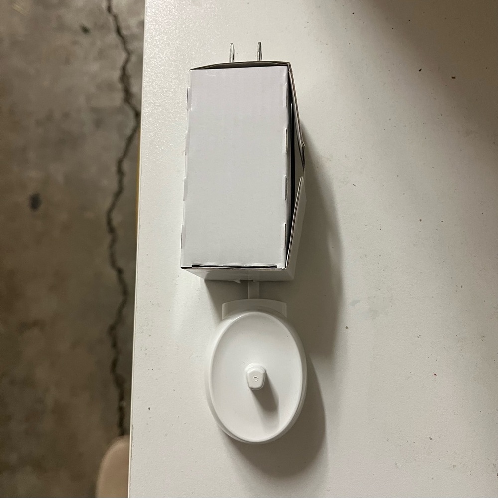 NEW! Never used Oral B electric toothbrush with plug 🔌🦷